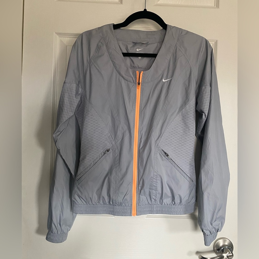 Nike Women’s sporty windbreaker zip-up jacket size small